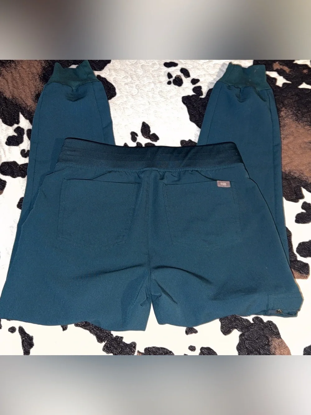 Figs soft teal